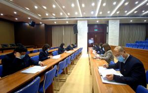 掀起學(xué)習“兩會”精神熱潮 ，確保各項任務(wù)全面貫徹落實！