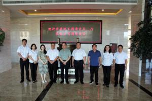 省建筑業(yè)協(xié)會(huì)會(huì)長(zhǎng)王國清到集團(tuán)公司調(diào)研指導(dǎo)