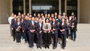 卓然而立 自成光芒——集團(tuán)公司舉辦婦女節(jié)主題講座！